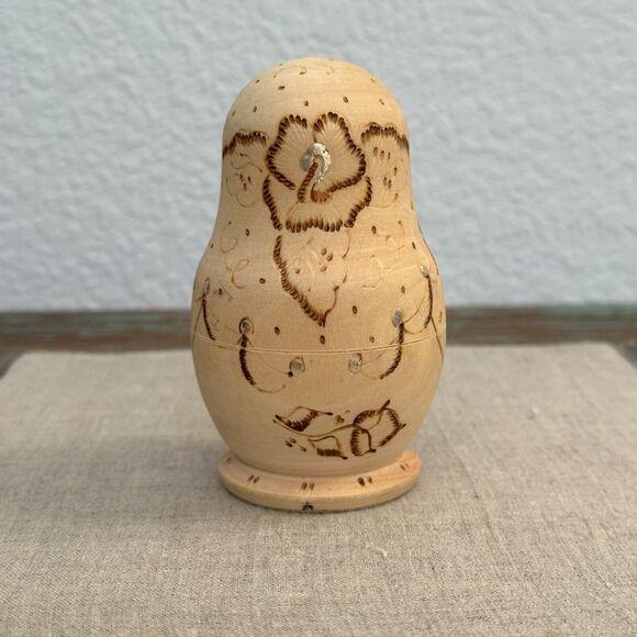 Vintage Hand Painted Matryoshka Russian 5 Nesting Dolls Natural Burnt Wood 3.75" - Picture 4 of 12